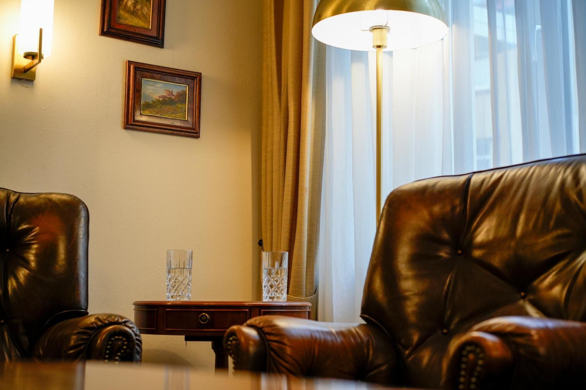 Neu - 4 Zimmer, 4 Betten, 5 Min Zum Hbf, Terrasse, 160Qm Augsburg Eksteriør bilde