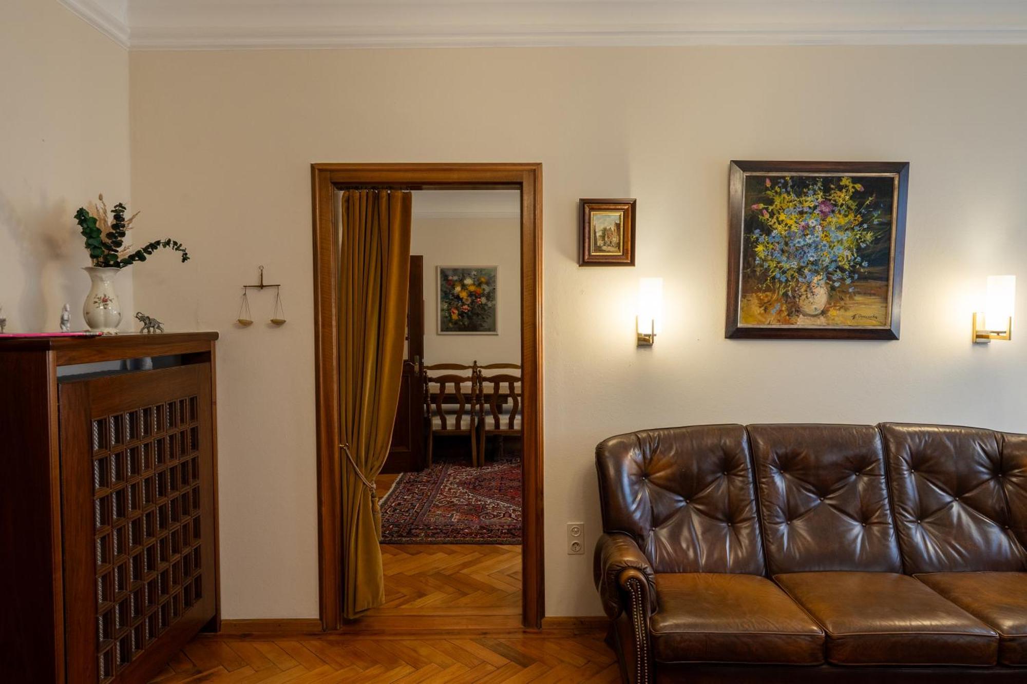 Neu - 4 Zimmer, 4 Betten, 5 Min Zum Hbf, Terrasse, 160Qm Augsburg Eksteriør bilde